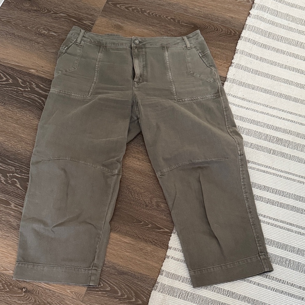 Kut from the Kloth Olive Green High Rise Ashton Barrel Leg Pants. Size 16